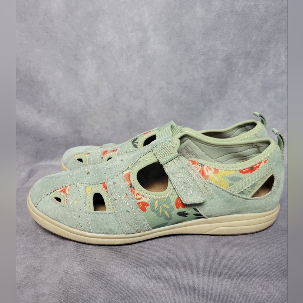 Earth Origins Suede Fisherman Sandals Effie Dusty‎ Green Size 10